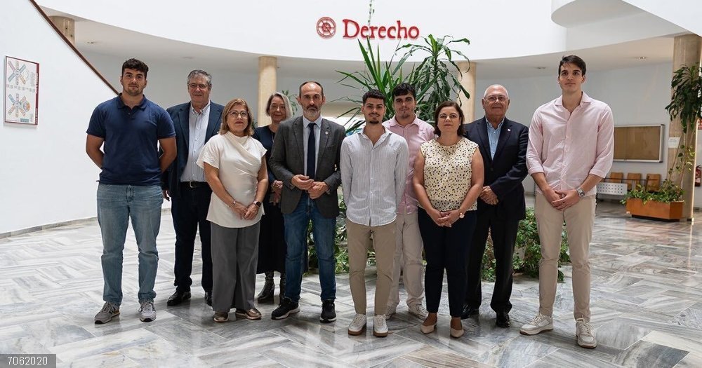 Huelva.- La Cátedra Atlantic Copper promueve la transferencia del conocimiento con los premios a sus mejores TFG y TFM Entrega de los premios a los mejores Trabajos de Fin de Grado (TFG) y Trabajos fin de Máster (TFM) de la Cátedra Atlantic Copper.