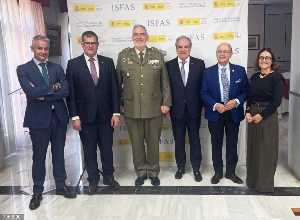 Imagen del acto celebrado en Badajoz. Imagen del acto celebrado en Badajoz.