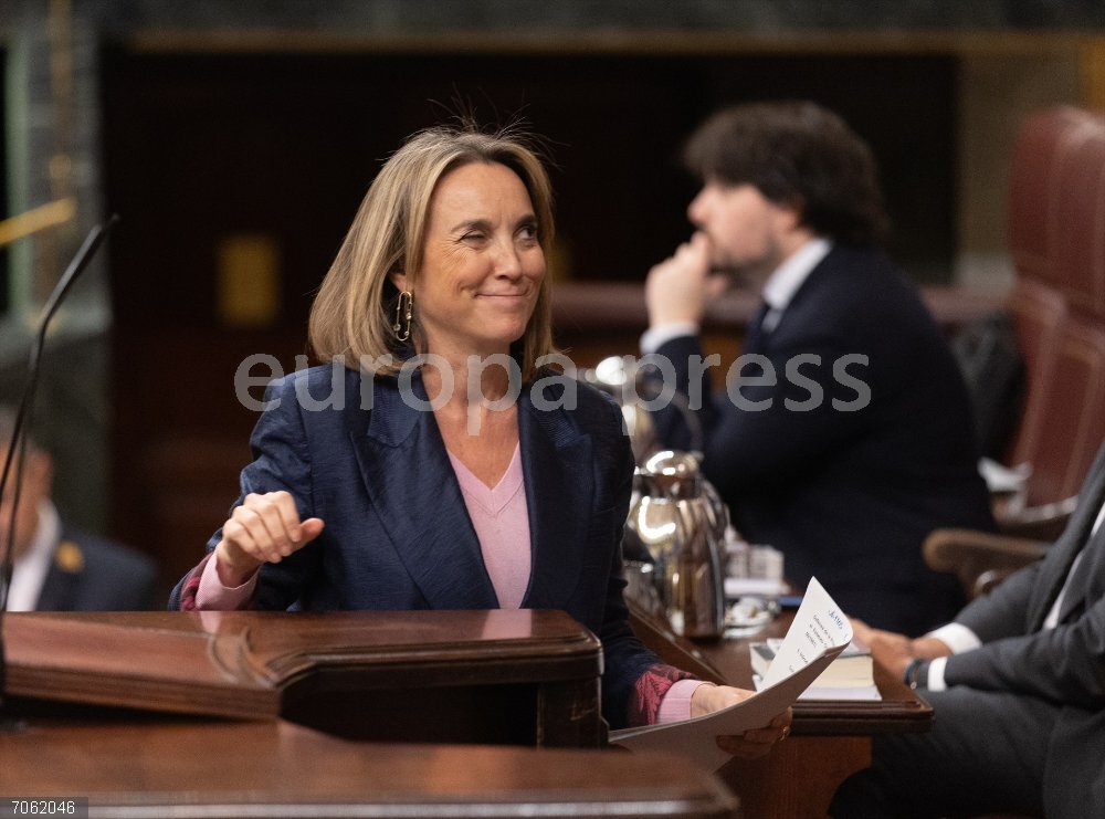 El Congreso vota la ley del PP para que el fiscal general no designe al custodio de datos personales en la Fiscalía La vicesecretaria de regeneración institucional del Partido Popular, y Cuca Gamarra, interviene durante el pleno del Congreso de los Diputados, a 28 de octubre de 2025, en Madrid (España). El Pleno del Congreso debate y vota la proposición de ley registrada por el PP para modificar el Estatuto del Ministerio Fiscal con el fin de que el fiscal general del Estado deje de elegir al responsable de proteger los datos personales que maneja la institución.