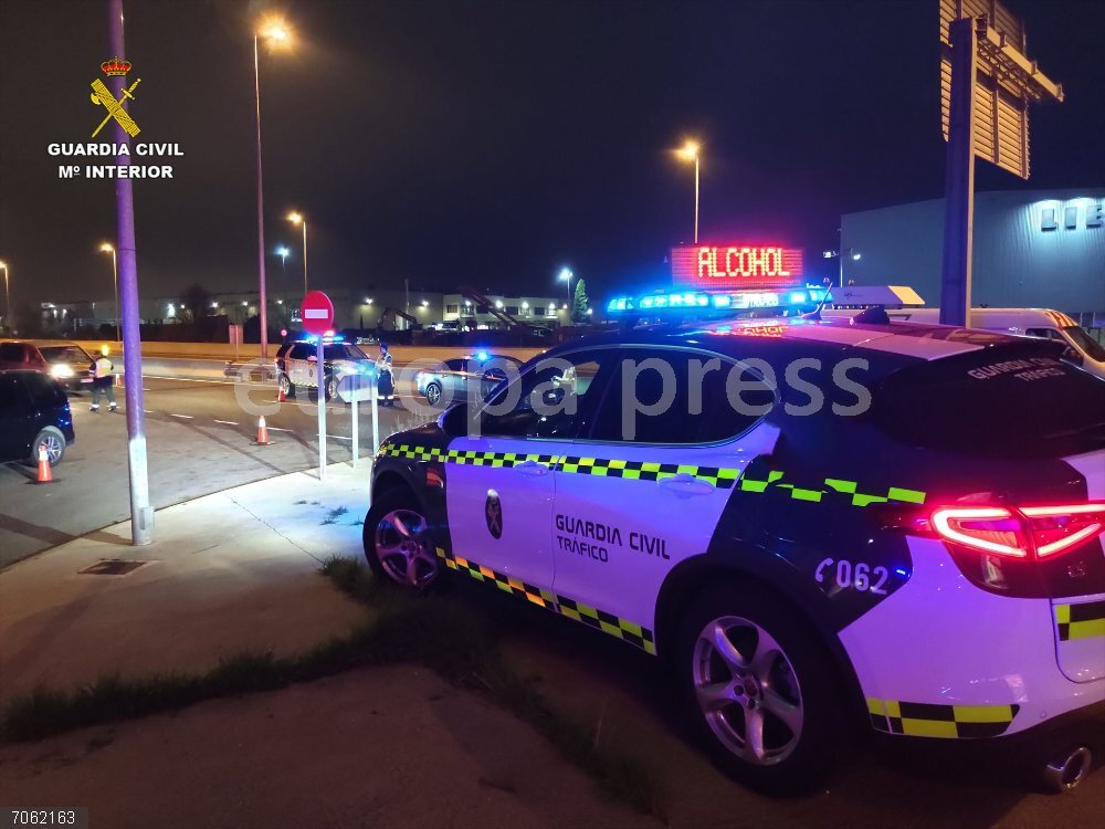 Sucesos.- Investigan en Guadalajara a un conductor profesional que septuplicaba la tasa de alcohol permitida en la A-2 La Guardia Civil investiga a un conductor profesional que septuplicaba la tasa de alcohol permitida