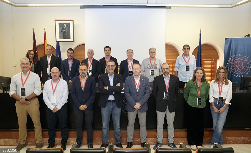 El Grupo 9, al que pertenece la UPNA, destaca el "papel decisivo" que la IA "está adquiriendo en el ámbito académico" Foto de familia de la comisión sectorial de Transformación Digital del Grupo 9 reunida en la Universidad de Murcia