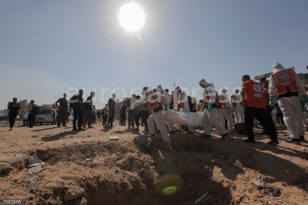 Civil Defense Rescue Teams Recovered 70 Bodies From The Streets And Under The Rubble In The Al-Katiba Area, West Of Tel Al-Hawa In Gaza City. October 28, 2025, Gaza, Palestine: (INT) Rescue Team Recovered 70 Bodies in Al-Katiba Area-Gaza. October 28, 2025,Gaza, Palestine: .Civil Defense rescue teams recovered 70 bodies from the streets and under the rubble in the Al-Katiba area, west of Tel Al-Hawa in Gaza City. The operation came after days of heavy bombardment that prevented access to the area. Teams continue searching for missing persons amid massive destruction and severe shortages of equipment and humanitarian supplies.