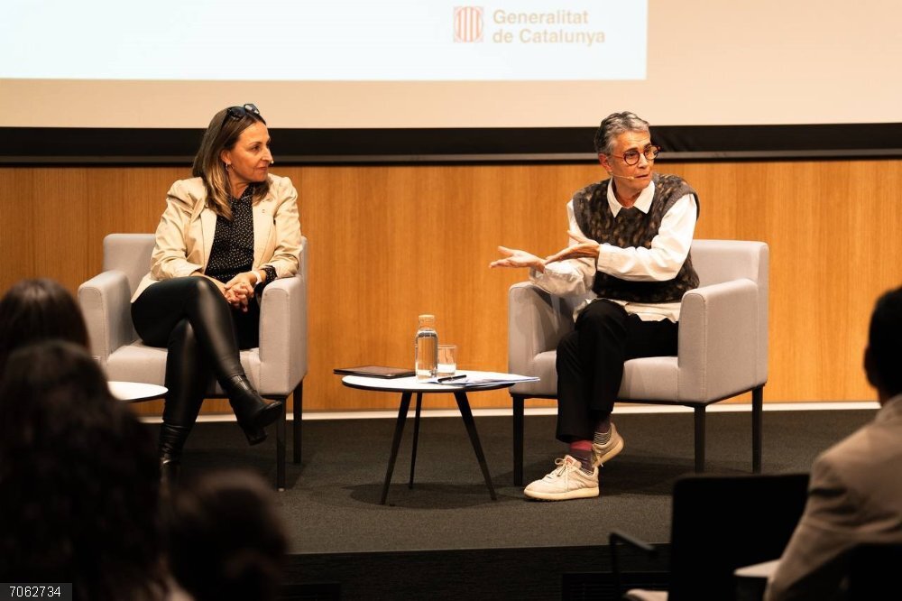 El Govern aboga por una salud mental con perspectiva de género para reducir desigualdades La consellera de Igualdad y Feminismo de la Generalitat, Eva Menor, y la de Salud, Olga Pané