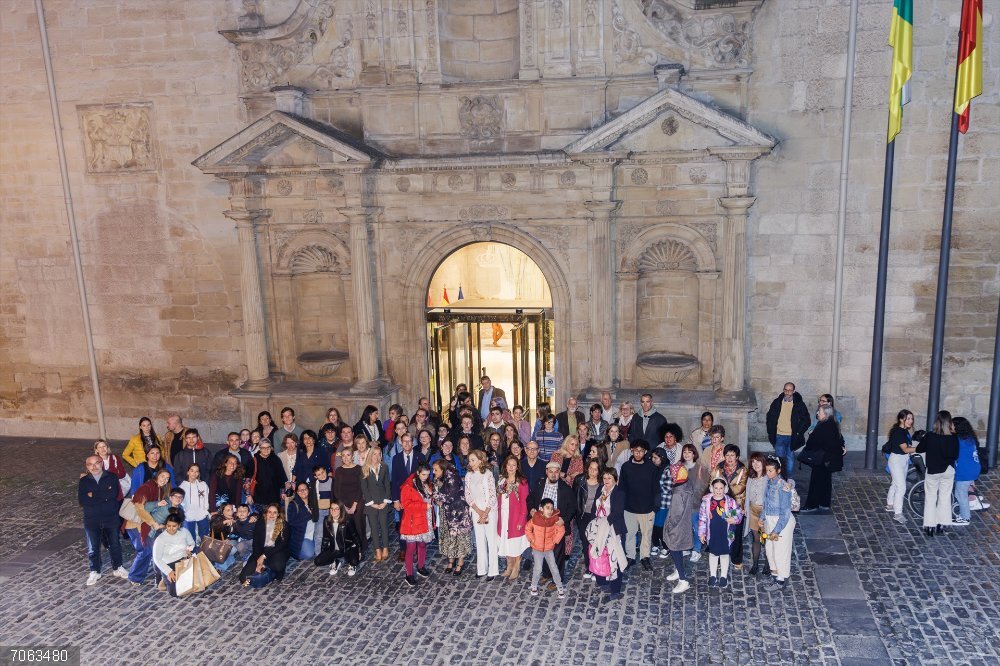 El Parlamento de La Rioja ha acogido el acto institucional por el 40 aniversario de ARPA Autismo La Rioja El Parlamento de La Rioja ha acogido el acto institucional por el 40 aniversario de ARPA Autismo La Rioja