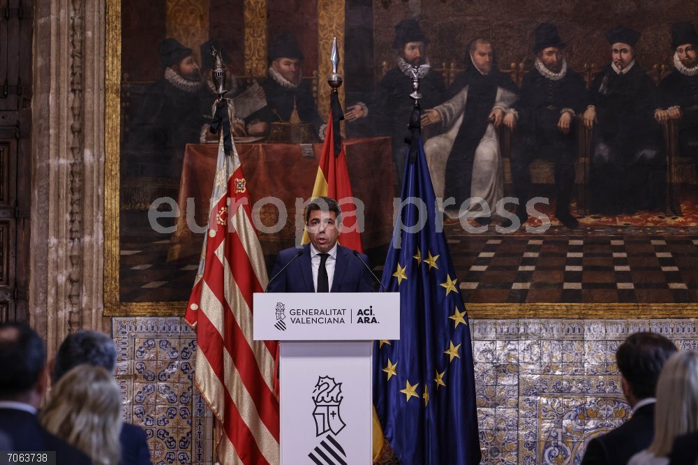 Mazón declara el 29 de octubre como Día de recuerdo a las víctimas de la dana El presidente de la Generalitat valenciana, Carlos Mazón, declara el 29 de octubre como Día de recuerdo a las víctimas de la dana
durante una declaración institucional, en el Palau de la Generalitat, a 29 de octubre de 2025, en Valencia, Comunidad Valenciana (España). Hoy se cumple el primer aniversario de la dana que arrasó Valencia el 29 de octubre de 2024 y que se cobró la vida de 229 personas.