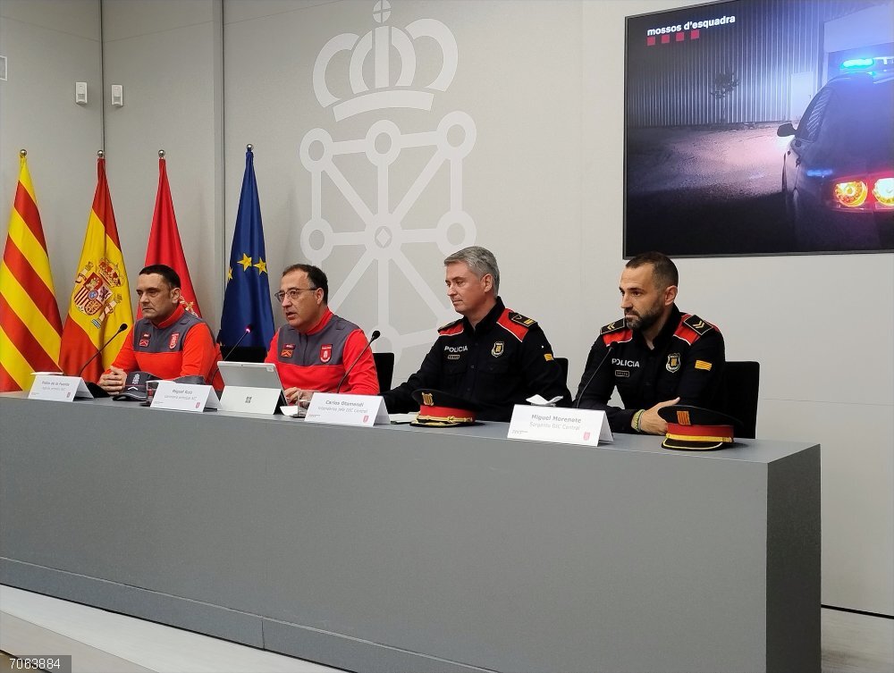 Sucesos.- Desarticulada una organización criminal dedicada a asaltar camiones que transportaban droga Mandos de la Policía Foral y de los Mossos d'Esquadra informan sobre una operación conjunta entre ambos cuerpos policiales por la que se ha desarticulado una organización que asaltaba camiones que transportaban droga