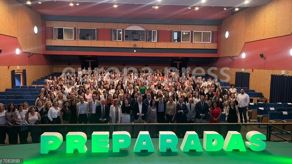 'Preparadas', impulsado por la Consejería de Empleo, finalista en los European Digital Skills Awards 2025 Programa de capacitación 'Preparadas' en Mairena.