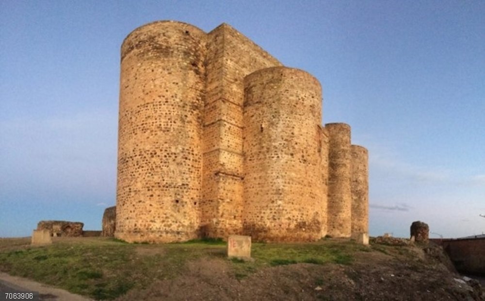 La Junta inicia los trámites para declarar Bien de Interés Cultural el Castillo de la Vaguada de Villalba de los Barros Castillo de la Vaguada de Villalba de los Barros (Badajoz)