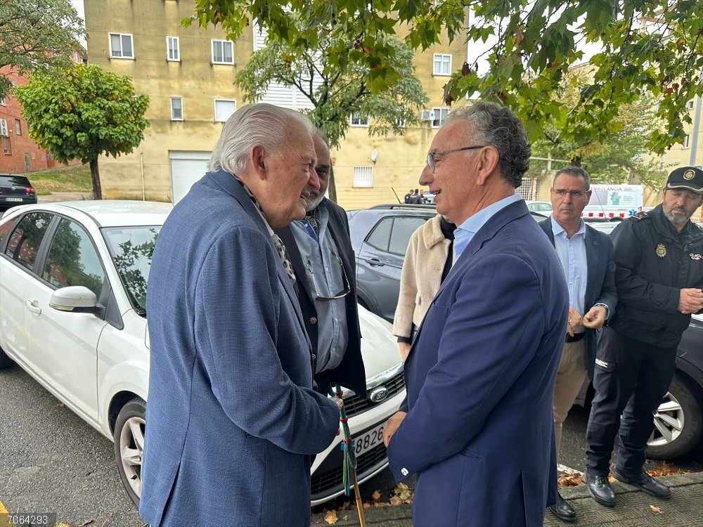 Quintana dice que es "sorprendente" que las eléctricas hayan esperado al último día para pedir la prórroga de Almaraz El delegado del Gobierno en Extremadura, José Luis Quintana, en Plasencia antes de participar en las Jornadas sobre Delitos de Odio: Prevención, Sensibilización y Actuación.