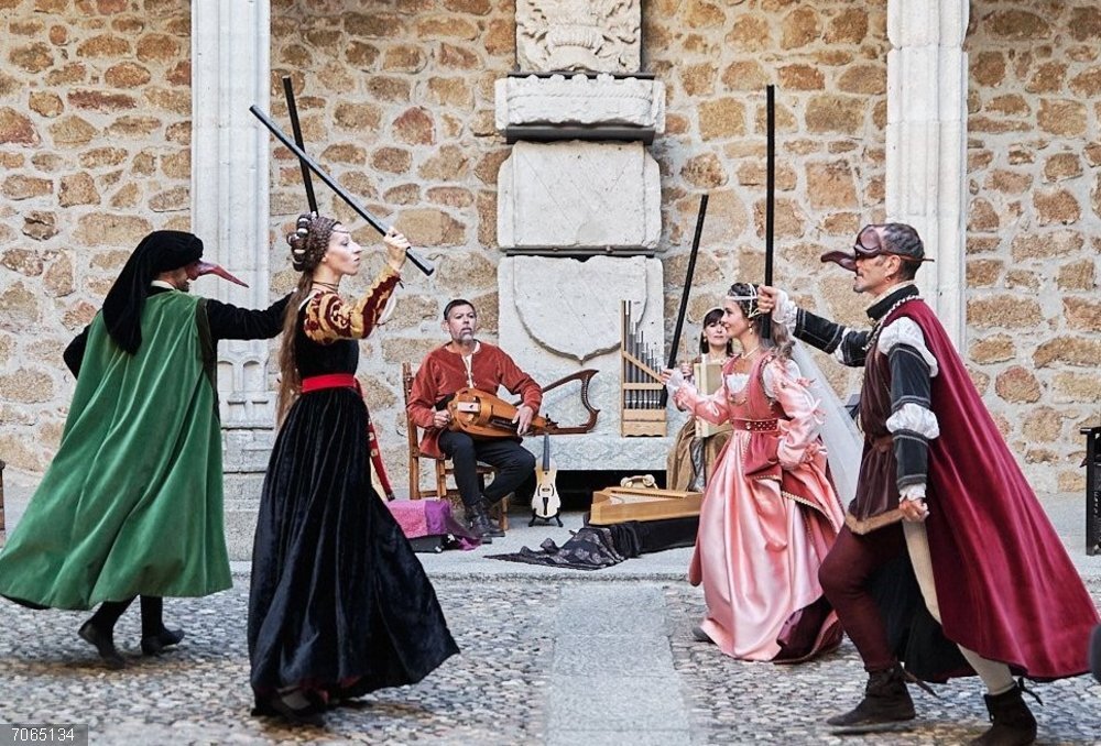 Cultura.- Teatro, danza y pirotecnia centran el segundo fin de semana del Festival Medieval de Elche Teatro, danza y pirotecnia centran el segundo fin de semana del Festival Medieval de Elche