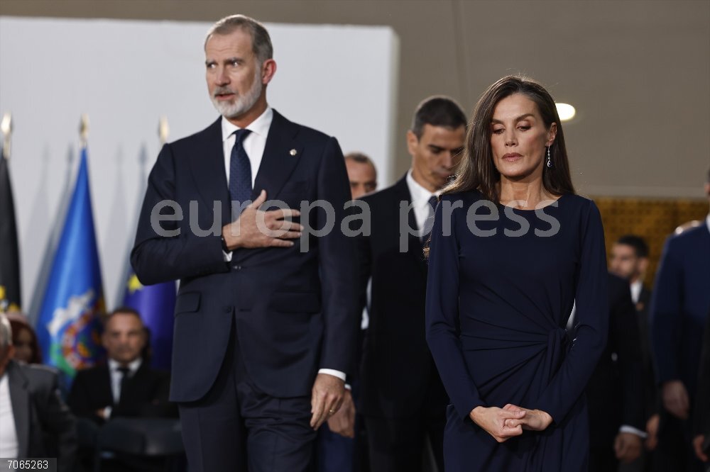 Los Reyes presiden en Valencia el homenaje a las víctimas de la dana, coincidiendo con el primer aniversario de la catástrofe Los Reyes a su llegada al homenaje a las víctimas de la dana, en el Museo de las Ciencias Príncipe Felipe, a 29 de octubre de 2025, en Valencia, Comunidad Valenciana (España). Sus Majestades los Reyes y otros cargos institucionales asisten al funeral de estado en memoria de las víctimas de la dana, coincidiendo con el primer aniversario de la catástrofe.