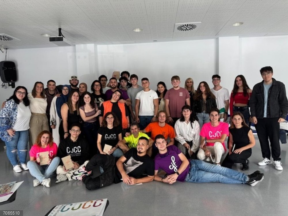 El CJCC recibe a 22 jóvenes del Consejo de la Juventud de Fuenlabrada en un encuentro de aprendizaje y reconocimiento El CJCC recibe a 22 jóvenes del Consejo de la Juventud de Fuenlabrada en un encuentro de aprendizaje y reconocimiento