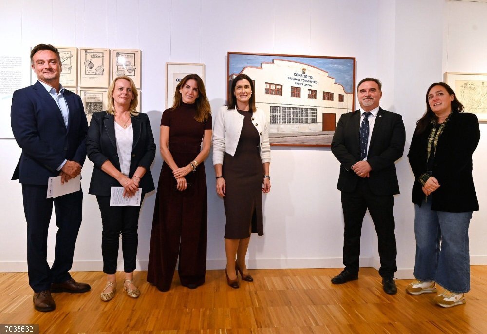 La consejera de Pesca califica a Grupo Consorcio como un "ejemplo" del potencial de las empresas familiares cántabras La consejera de Pesca califica a Grupo Consorcio como un "ejemplo" del potencial de las empresas familiares cántabras