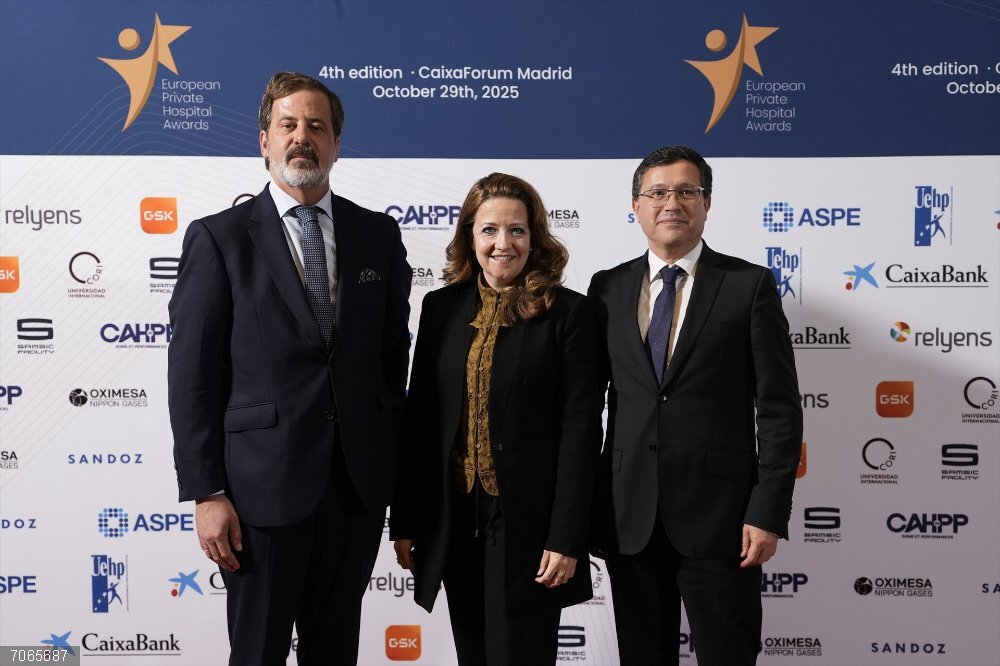 La Comunidad defiende la colaboración público-privada para una sanidad "tecnológicamente puntera" La consejera de Sanidad, Fátima Matute, durante la ceremonia de entrega de los premios European Private Hospital Awards.