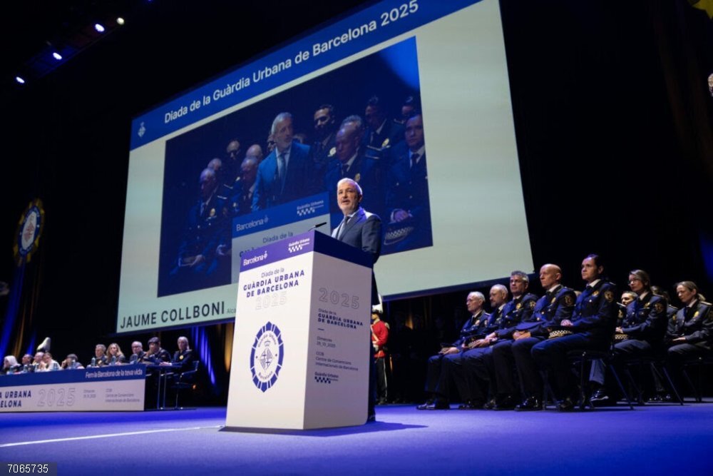 El alcalde de Barcelona, Jaume Collboni, preside el acto por la Diada de la Guàrdia Urbana El alcalde de Barcelona, Jaume Collboni, preside el acto por la Diada de la Guàrdia Urbana