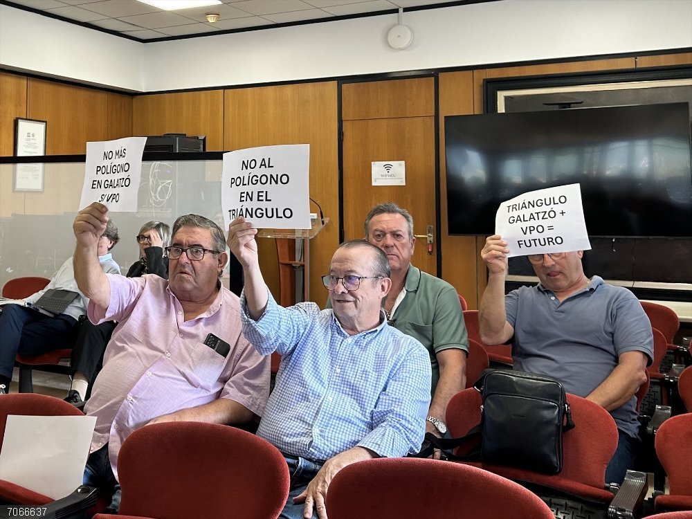 PSOE Calvià pide no industrializar el Triángulo de Galatzó y el Ayuntamiento dice que es zona de equipamiento y servicio PSOE Calvià pide no industrializar el Triángulo de Galatzó