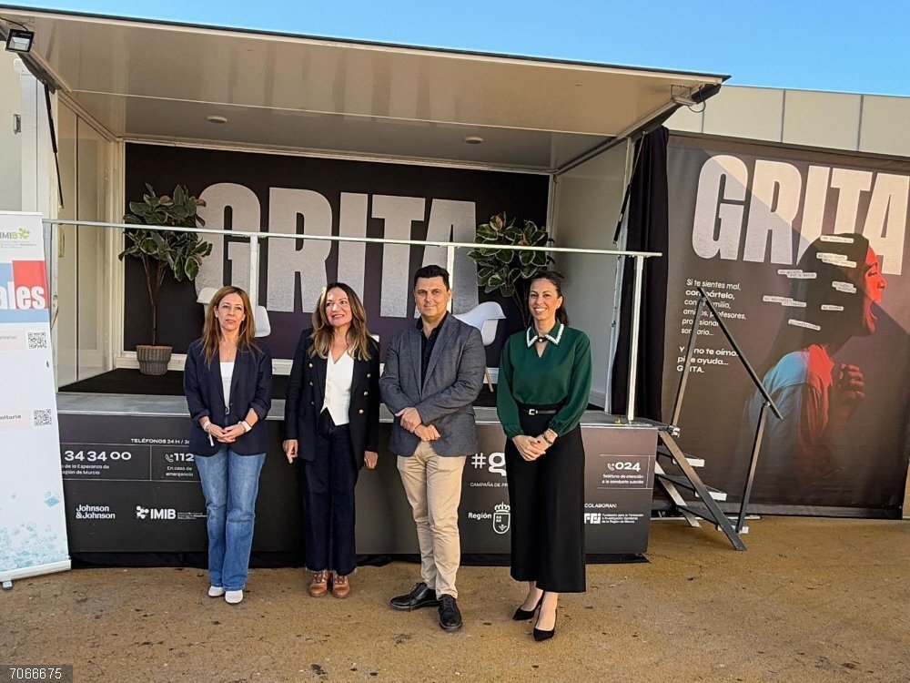 La campaña 'Grita', de prevención del suicidio juvenil, llega a San Javier El alcalde de San Javier, José Miguel Luengo, asiste a una sesión de la campaña divulgativa 'Grita', sobre prevención del suicidio entre jóvenes