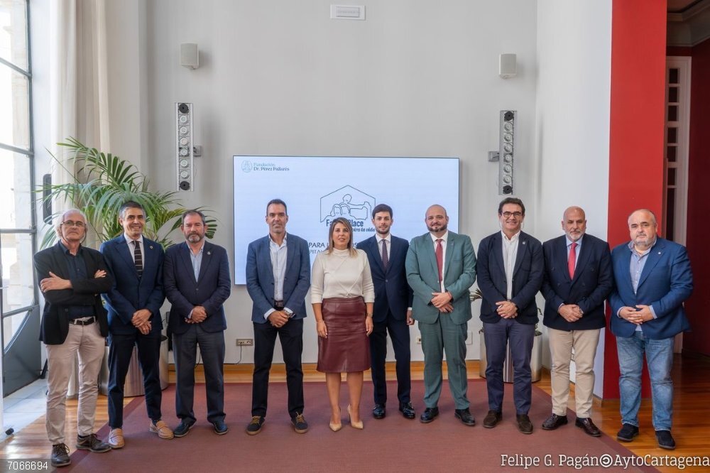 Fundación Dr. Pérez Pallarés presenta 'Respira la vida' para pacientes oncológicos y sus familias en Cartagena La Fundación Dr. Pérez Pallarés ha presentado este jueves a la alcaldesa, Noelia Arroyo, y a los portavoces de los grupos municipales el proyecto 'Respira la vida-Family Place'
