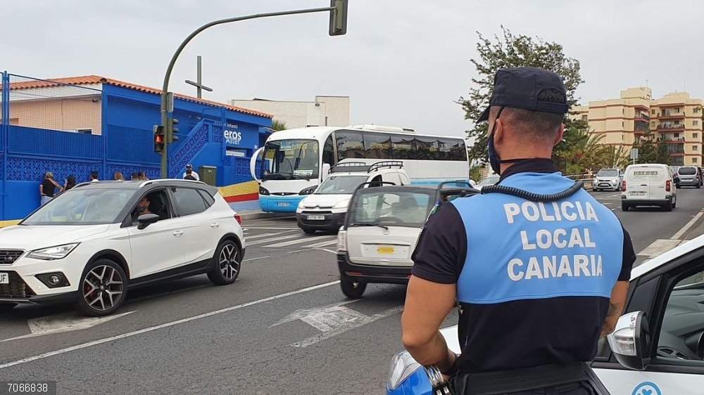 Sucesos.- Detenidos un padre y un hijo tras un episodio de violencia doméstica ocurrido en Santa Cruz de Tenerife Sucesos.- Detenidos un padre y un hijo tras un episodio de violencia doméstica ocurrido en Los Gladiolos (Tenerife)
