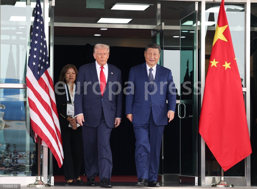 Chinese President Xi Jinping meets with U.S. President Donald Trump in Busan BUSAN, Oct. 30, 2025  -- Chinese President Xi Jinping meets with U.S. President Donald Trump in Busan, South Korea, Oct. 30, 2025.,Image: 1049190124, License: Rights-managed, Restrictions: , Model Release: no, Credit line: Huang Jingwen / Xinhua News / ContactoPhoto
Editorial licence valid only for Spain and 3 MONTHS from the date of the image, then delete it from your archive. For non-editorial and non-licensed use, please contact EUROPA PRESS.