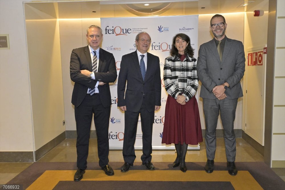 Economía.- España apoya la revisión de las directrices para la compensación de los costes indirectos de CO2 en Europa Intervención del secretario de Estado de Industria, Jordi García Brustenga, en la Asamblea de FEIQUE.