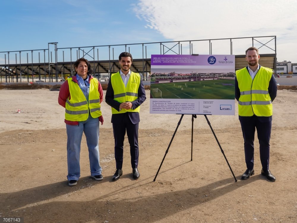 Arrancan las obras del nuevo campo de fútbol 11, con gradas y vestuarios, de la Ciudad Deportiva Joaquín Blume Arrancan las obras del nuevo campo de fútbol 11, con gradas y vestuarios, de la Ciudad Deportiva Joaquín Blume