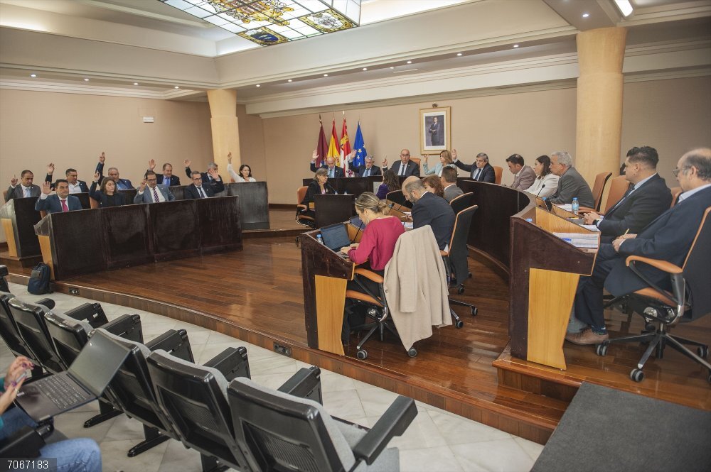 Los ayuntamientos de la provincia de Segovia pagarán 5 euros por habitante al año por la tasa de bomberos Los ayuntamientos de la provincia de Segovia pagarán 5 euros por habitante al año por la tasa de bomberos.
