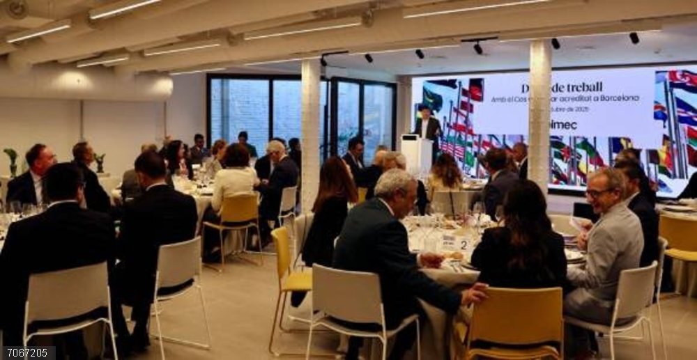 Pimec reúne al Cuerpo Consular de Barcelona para trasladar inquietudes de empresas catalanas Pimec reúne al Cuerpo Consular de Barcelona para trasladar inquietudes de empresas catalanas