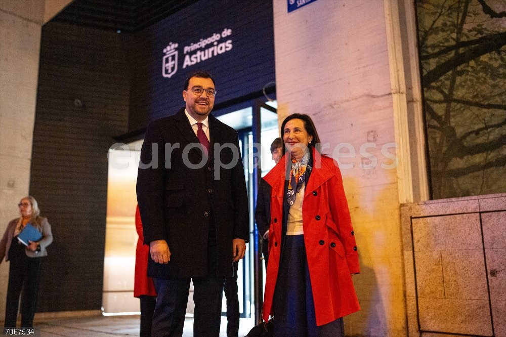 Barbón inaugura la nueva sede del Principado en Madrid El presidente del Principado de Asturias, Adrián Barbón y la ministra de Defensa, Margarita Robles, durante la inauguración de la nueva sede del Principado, a 30 de octubre de 2025, en Madrid (España). La nueva sede del Principado en Madrid, ubicada en la glorieta de Ruiz Giménez (o plaza de San Bernardo), incluye además un espacio físico para la Oficina Comercial y Económica.