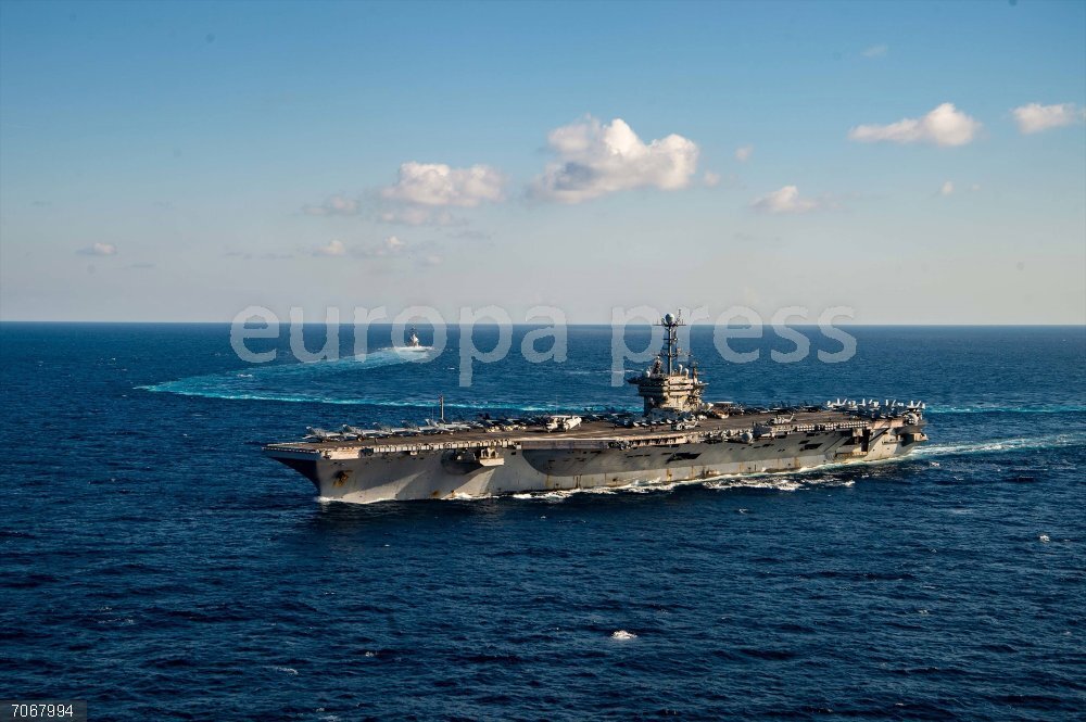 Venezuela.- El buque de guerra estadounidense 'USS Gravely' navega por el Caribe tras salir de Trinidad y Tobago January 24, 2022, Mediterranean Sea: US puts 8,500 troops on heightened alert amid fears over Ukraine. The USS Harry S Truman aircraft carrier is now under Nato command in the Mediterranean. FILE PHOTO SHOT ON: January 22, 2022, Mediterranean Sea: The Arleigh Burke-class guided-missile destroyer USS Gravely (DDG 107) breaks away from the Nimitz-class aircraft carrier USS Harry S. Truman (CVN 75) following a replenishment-at-sea exercise. The Harry S. Truman Carrier Strike Group is on a scheduled deployment in the U.S. Sixth Fleet area of operations in support of naval operations to maintain maritime stability and security, and defend U.S., allied and partner interests in Europe and Africa.