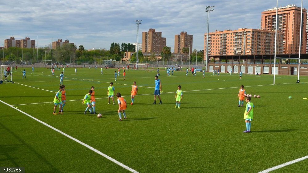 Valencia.- El Ayuntamiento renovará el césped artificial de los campos del polideportivo de Quatre Carreres El Ayuntamiento renovará el césped artificial de los campos del polideportivo de Quatre Carreres