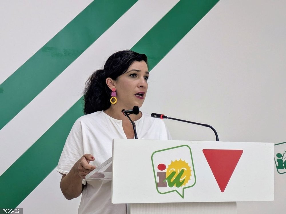 Málaga.- IU Málaga celebra el inicio del procedimiento de ilegalización de la Fundación Franco La coordinadora provincial de IU Málaga, Toni Morillas, en rueda de prensa.