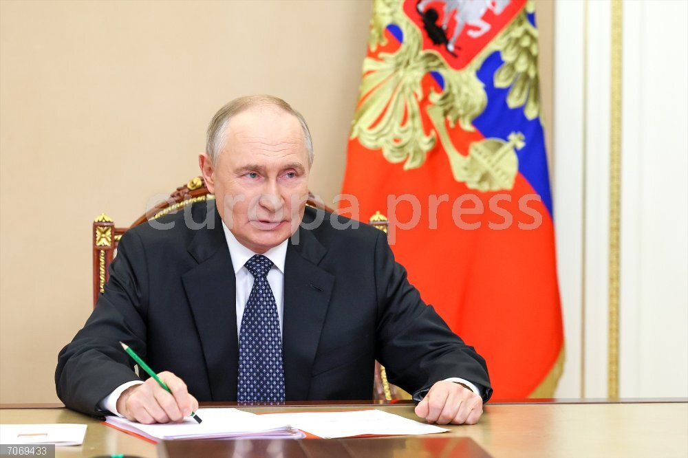 Meeting Of Russian Security Council RUSSIA, MOSCOW - OCTOBER 31, 2025: Vladimir Putin, President of Russia, chairs a video-conference meeting of the Security Council from the Moscow Kremlin,Image: 1049407312, License: Rights-managed, Restrictions: * Switzerland And Russia Rights Out *, Model Release: no, Credit line: Alexei Babushkin / Zuma Press / ContactoPhoto
Editorial licence valid only for Spain and 3 MONTHS from the date of the image, then delete it from your archive. For non-editorial and non-licensed use, please contact EUROPA PRESS.