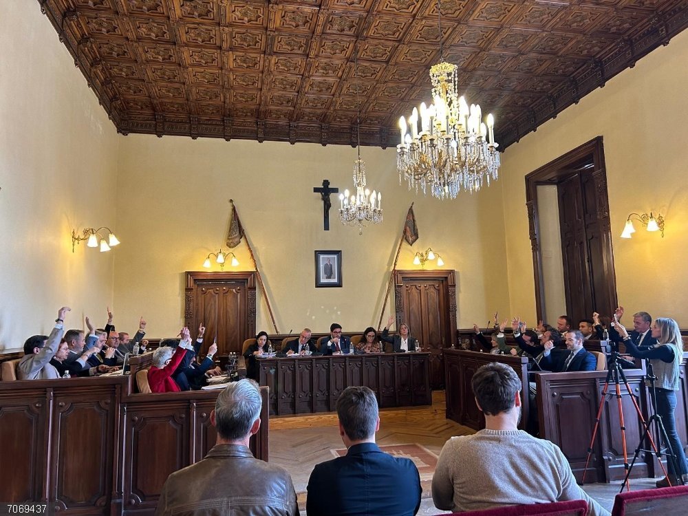 El Ayuntamiento de Ávila rechaza la propuesta del PP para garantizar la bonificación de los peajes Sesión plenaria del Ayuntamiento de Ávila correspondiente al mes de octubre