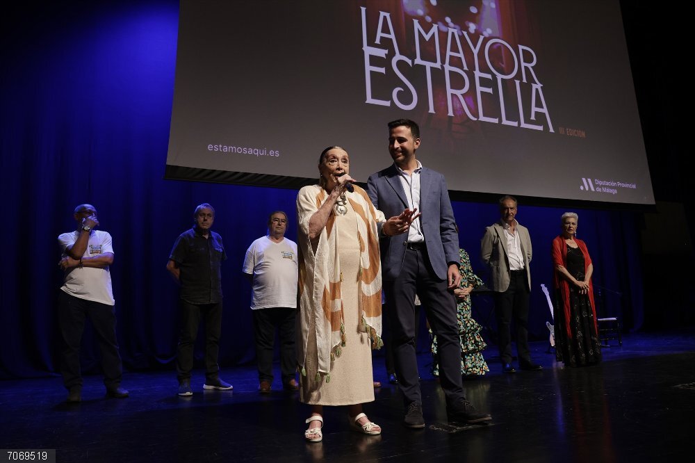 Málaga.- Diputación clausura el 14 Mes del Mayor con participación de 3.500 personas y una gala final con Betty Missiego Diputación clausura el 14 Mes del Mayor con participación de 3.500 personas y una gala final con Betty Missiego.