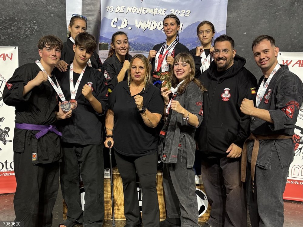 Torrejón.- El equipo de kajukenbo Cristina Álvarez logra 15 medallas en el IV Open de Artes Marciales '12 Harry' El equipo de kajukenbo Cristina Álvarez logra 15 medallas en el IV Open de Artes Marciales '12 Harry'