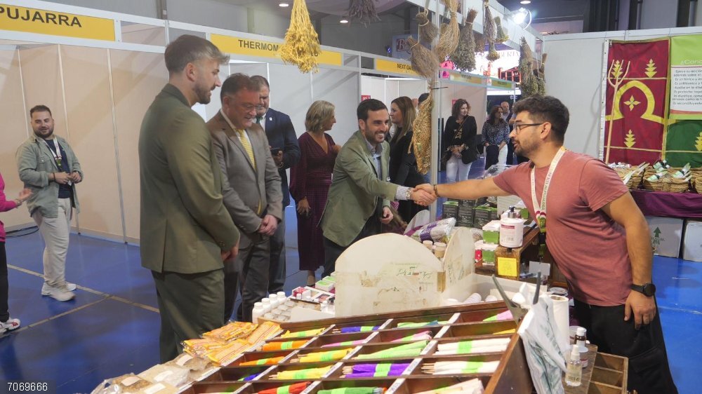 Almería.-Diputación.-La XXV edición de ExpoBerja Alpujarra abre sus puertas con más de 40 expositores Inauguración de ExpoBerja Alpujarra.