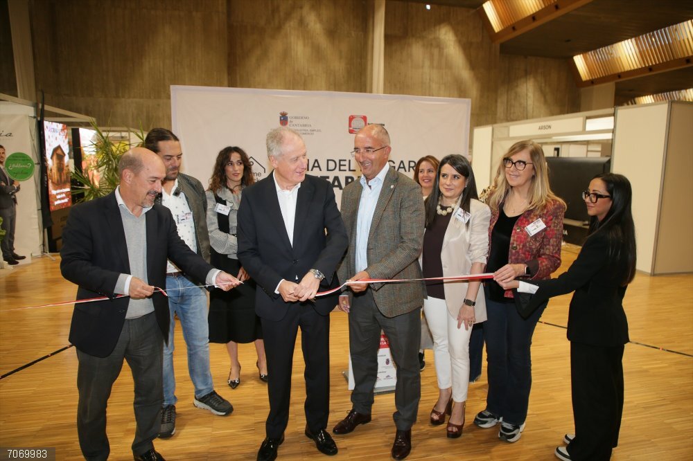 Inauguración de la I Feria del Hogar de Cantabria Inauguración de la I Feria del Hogar de Cantabria