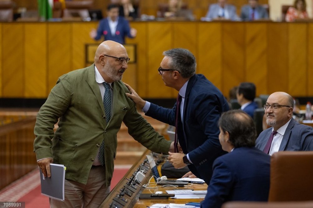 Córdoba.- Vox advierte de que "los presupuestos de Moreno Bonilla son pura propaganda y nuevo engaño a los cordobeses" El parlamentario de Vox en Andalucía por Córdoba, Alejandro Hernández, en el Parlamento.