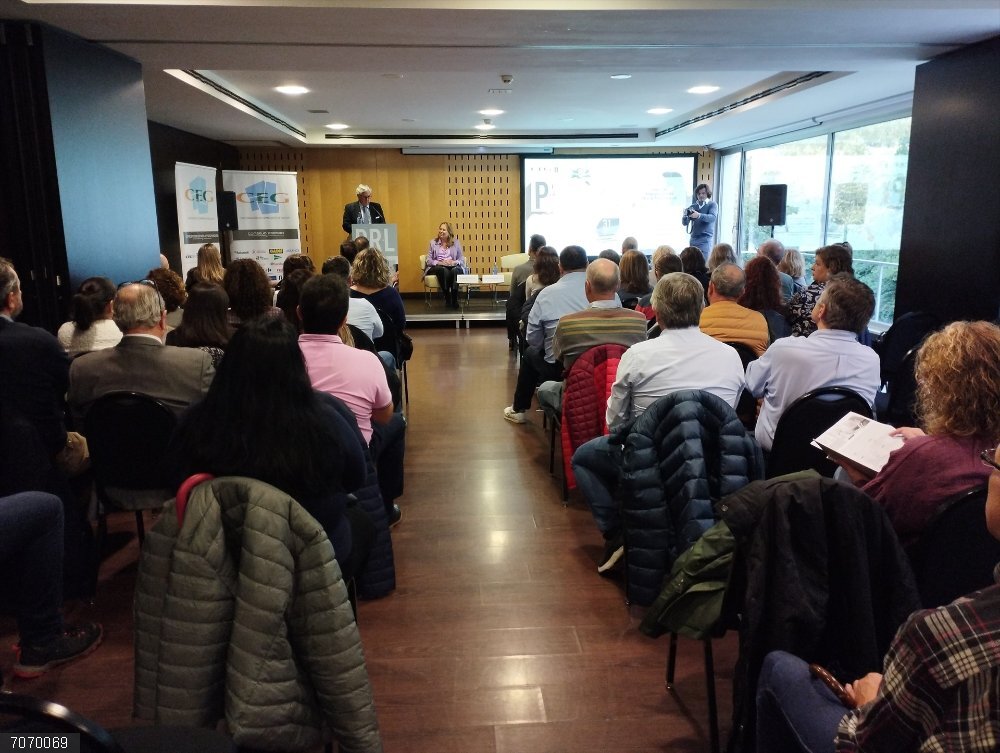 La CEG busca promover en un foro la "cultura organizacional del bienestar" y la "mejora de la prevención" La Confederación de Empresarios de Galicia (CEG) ha celebrado este jueves, en Santiago, el 'Foro de la Prevención del Riesgo Psicosocial'.