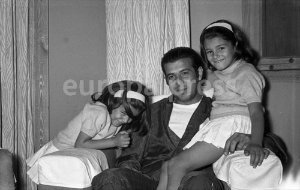 Antonio Ordoñez y sus hijas