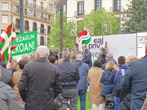 21A.- Ortuzar defiende que Euskadi se merece un lehendakari como Pradales, que "no se esconda ante los problemas"