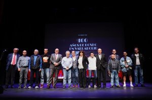 El alcalde de Valladolid, Jesús Julio Carnero, en el Teatro Zorrilla en la presentación del libro '100 años de boxeo en Valladolid'
