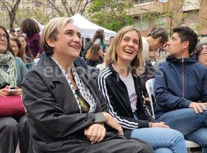 La exalcaldesa de Barcelona y líder de BComú, Ada Colau, y la candidata de los Comuns a presidir la Generalitat, Jéssica Albiach.