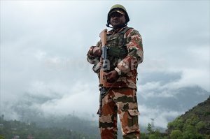 India.- Un militar indio muerto y cinco heridos en un ataque de separatistas en Cachemira