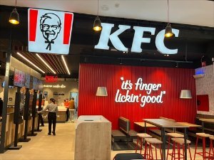 KFC inaugura en Irun su segundo restaurante en Gipuzkoa que supone la creación de 26 empleos