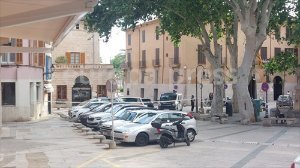 Sucesos.- Acordonan por precaución la plaza Drassana de Palma tras un aviso por una maleta tirada