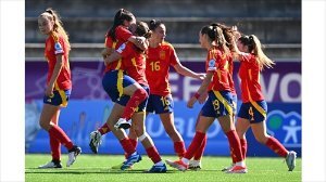 Fútbol.- La Sub-17 femenina arrasa (6-1) a Francia y se clasifica para la final del Europeo