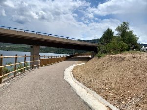 Entra en funcionamiento la ruta ciclista dels Llacs entre Lledia y La Pobla de Segur (Lleida)