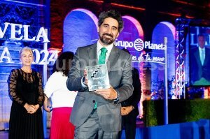 El escritor Manel Loureiro gana el XXIX Premio Fernando Lara por su novela 'Cuando la tormenta pase'
